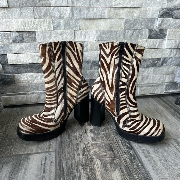90’s Steve Madden Zebra  Haircloth  Ankle  Retro Boots Size 10B - Picture 6 of 14